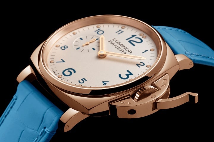 The Luminor Due 3 Days Oro Rosse 42mm is the thinnest Luminor case ever created, with a thickness of only 10.5mm.