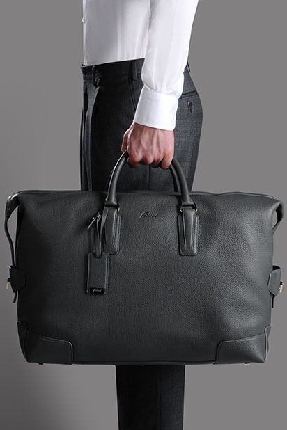 Brioni - Boston bag in gray.