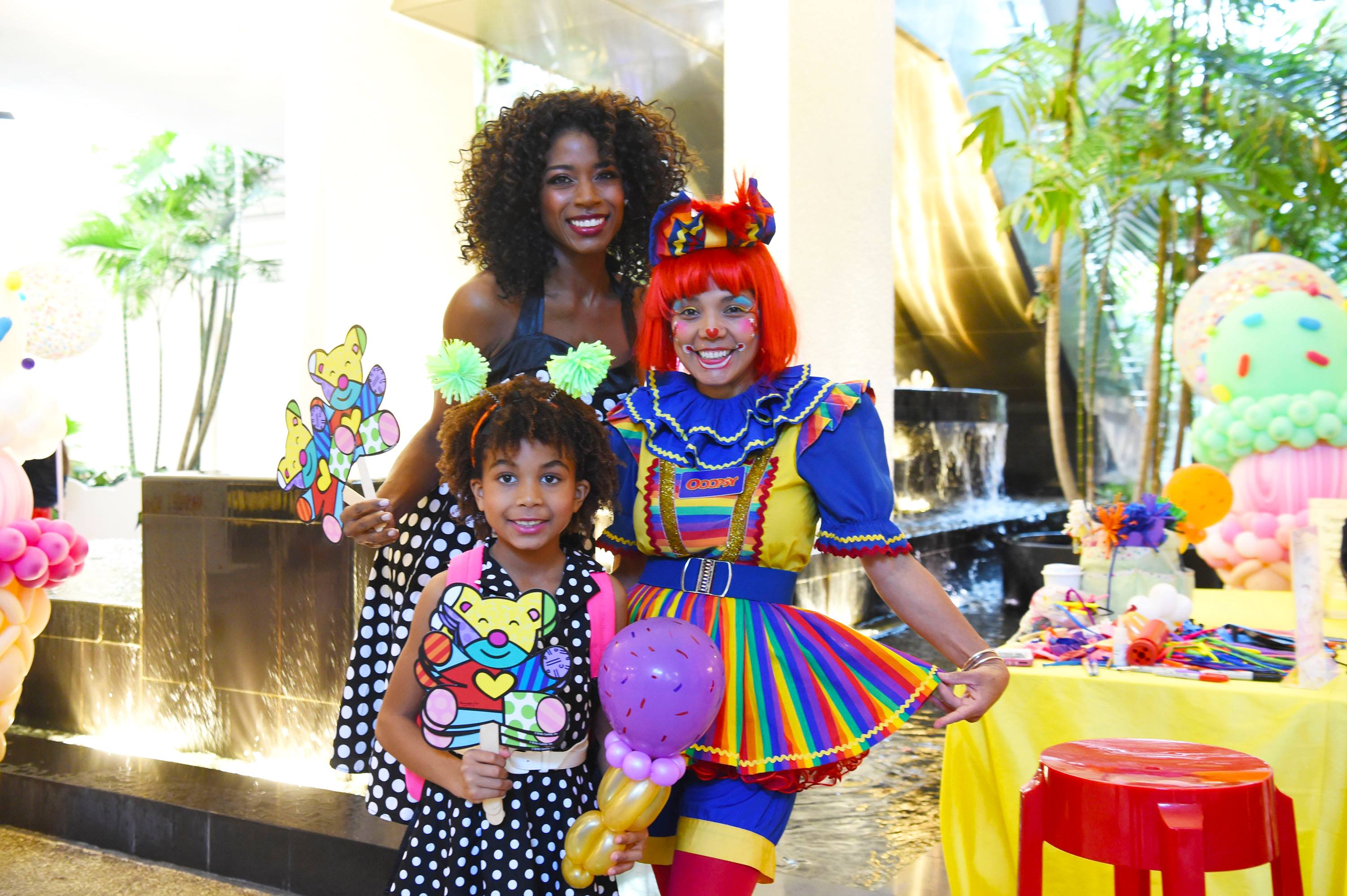 Guests enjoy Oopsy The Clown at Ice Cream We Love 2019