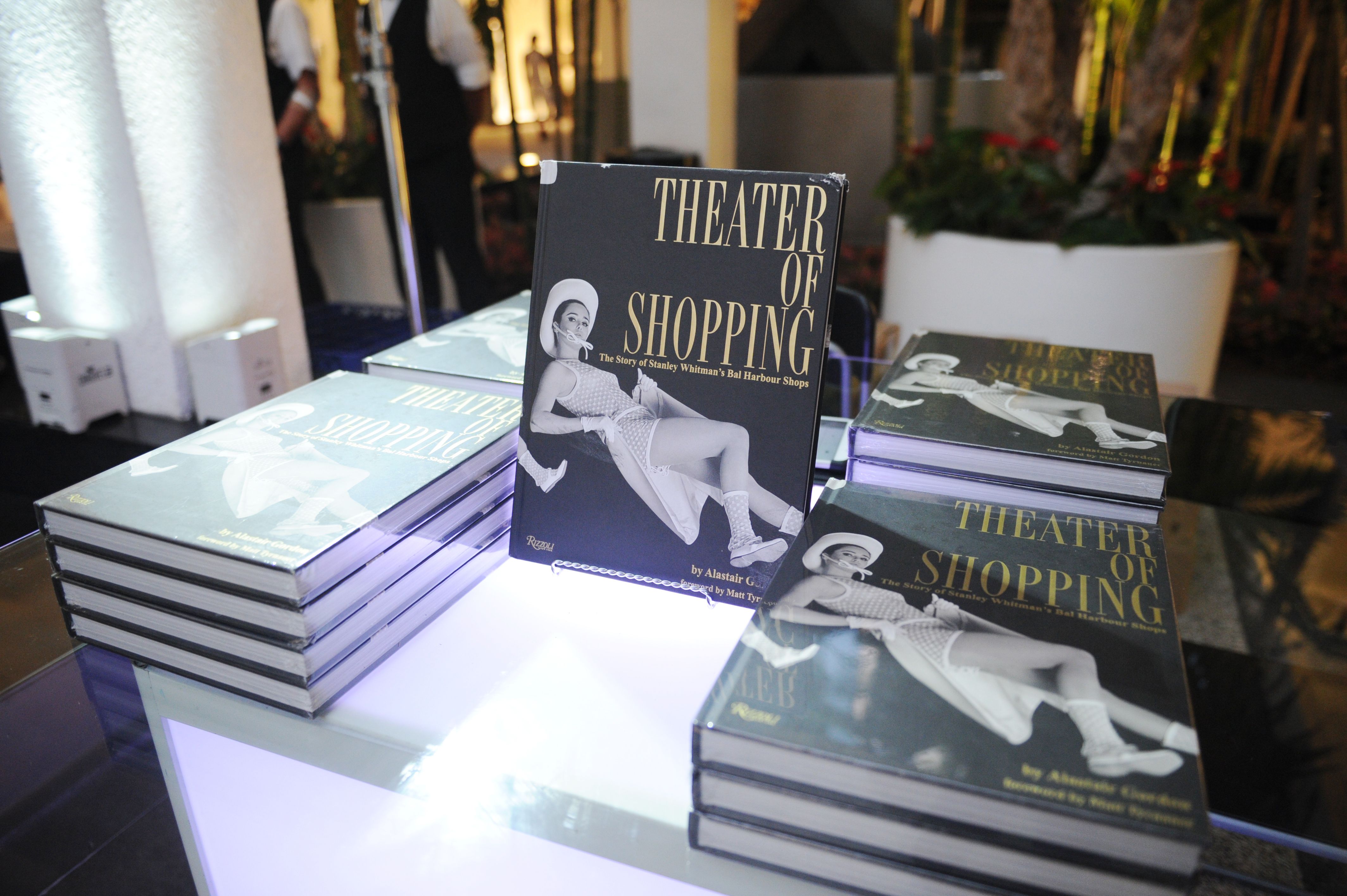 Theater of Shopping by Rizzoli