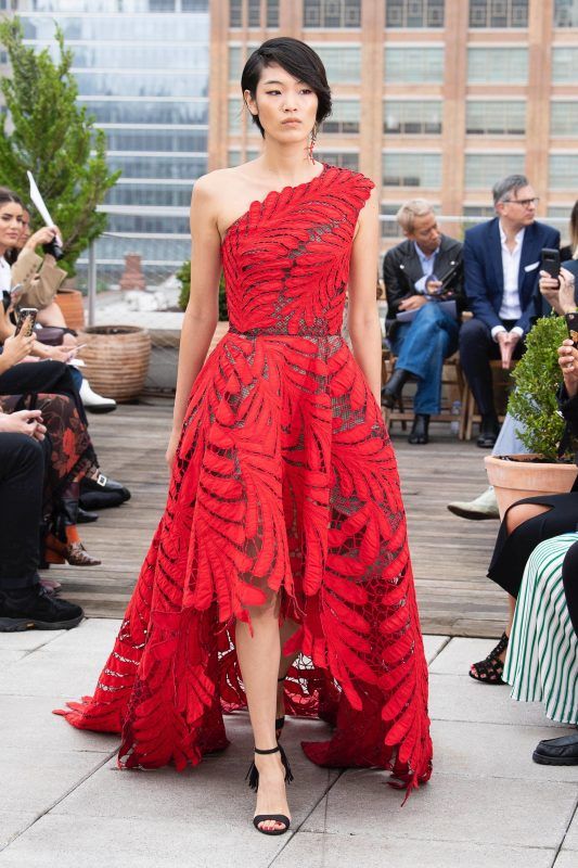 Oscar de la Renta Sping 2019 Runway look, red intricate lace evening gown