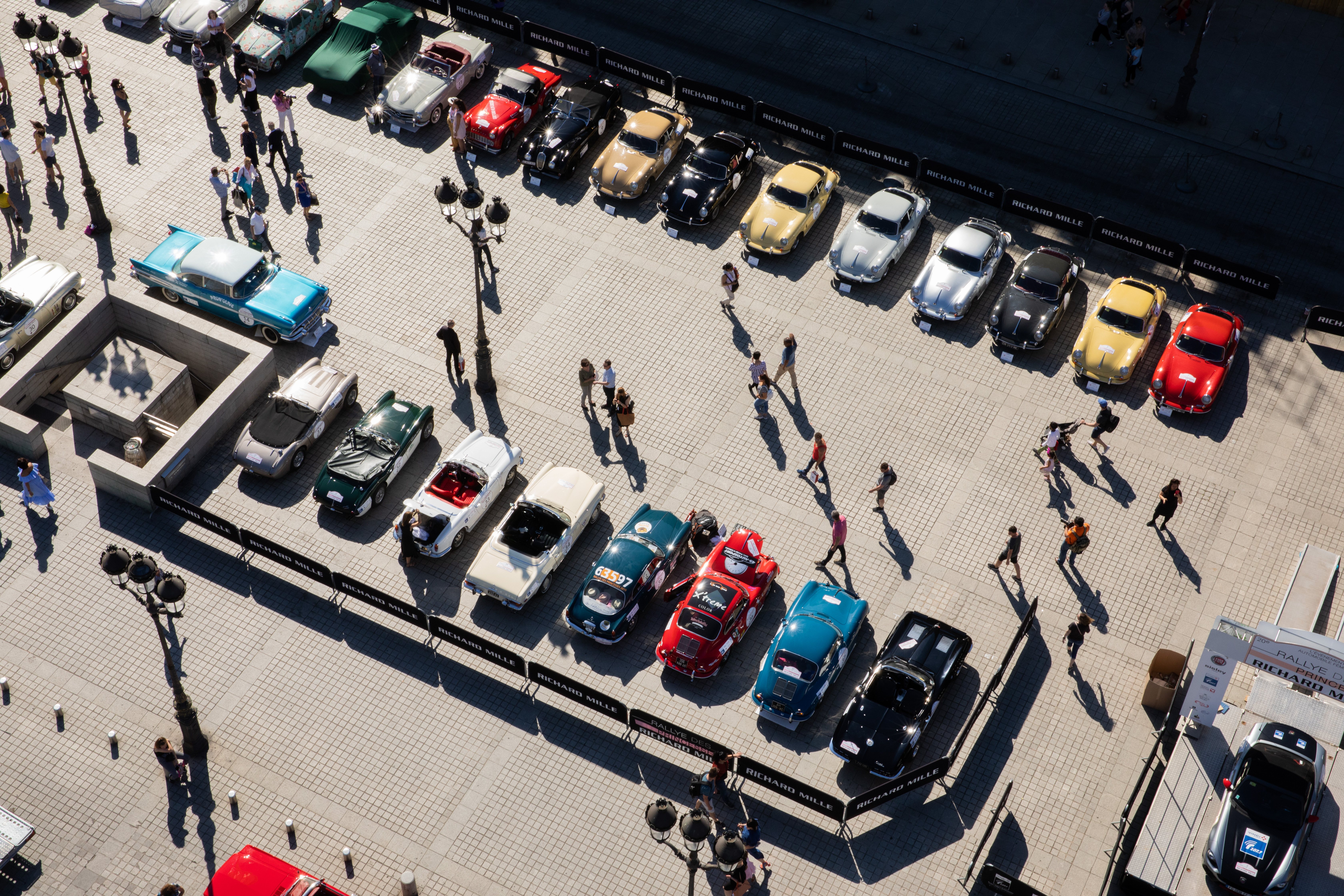 An overview of the historic and classic cars in the rally.