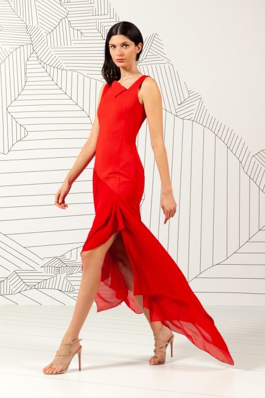 An asymmetrical look from the Akris Pre-Fall 2019 collection.