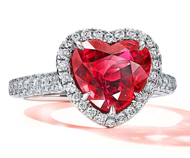 Tiffany & Co. Ring in platinum with an unenhanced ruby of over 3 carats and diamonds