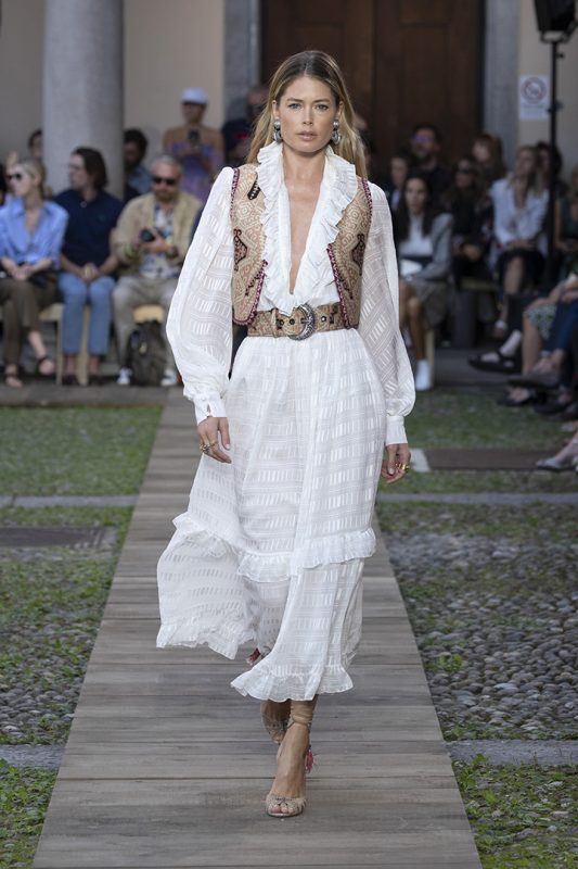 Etro Summer 2020 Runway look white dress
