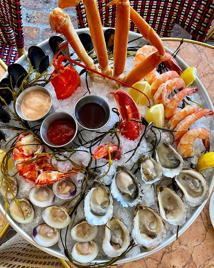 Le Zoo Bal Harbour’s signature Seafood Platter as photographed by Dana (@miami_foodporn).