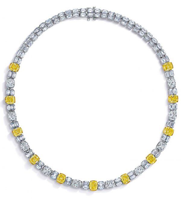 Golden Star necklace in platinum and 18k yellow gold with Fancy Intense Yellow diamonds and white diamonds from the Extraordinary Tiffany 2020 High Jewelry Collection.