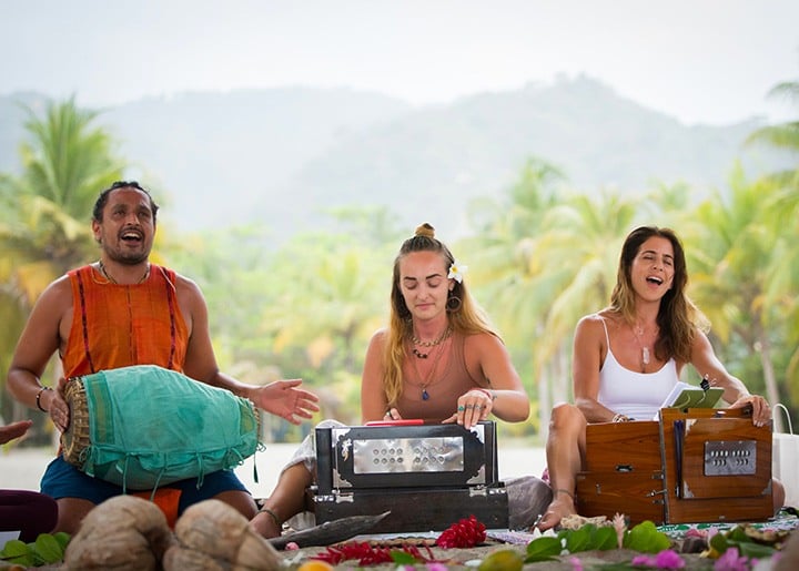 Cohen with Kirtan musicians Samantha Ross and Mateo Lizarazo on an Anahata Eco Yoga Retreat in Sierra Nevada de Santa Marta, Colombia. Photo by Anita Posada.