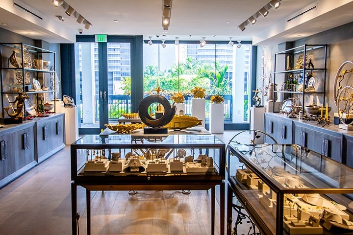 The Bal Harbour boutique is home to the brand’s latest collections including seasonal gifts, home décor, jewelry, entertainment pieces, and exclusive creations.