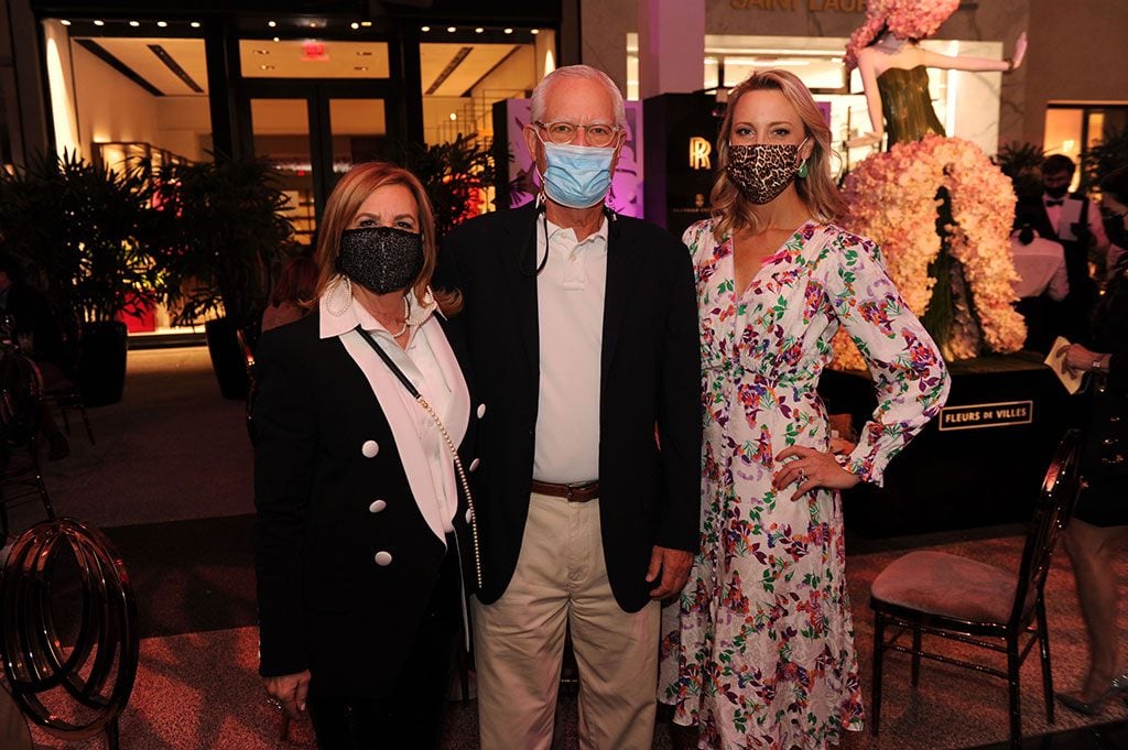 Gigi Whitman, Randy Whitman, & Kinga Lampert at Bal Harbour Shops ACCESS Member & BCRF Socially distanced dinner. Photo by World Redeye