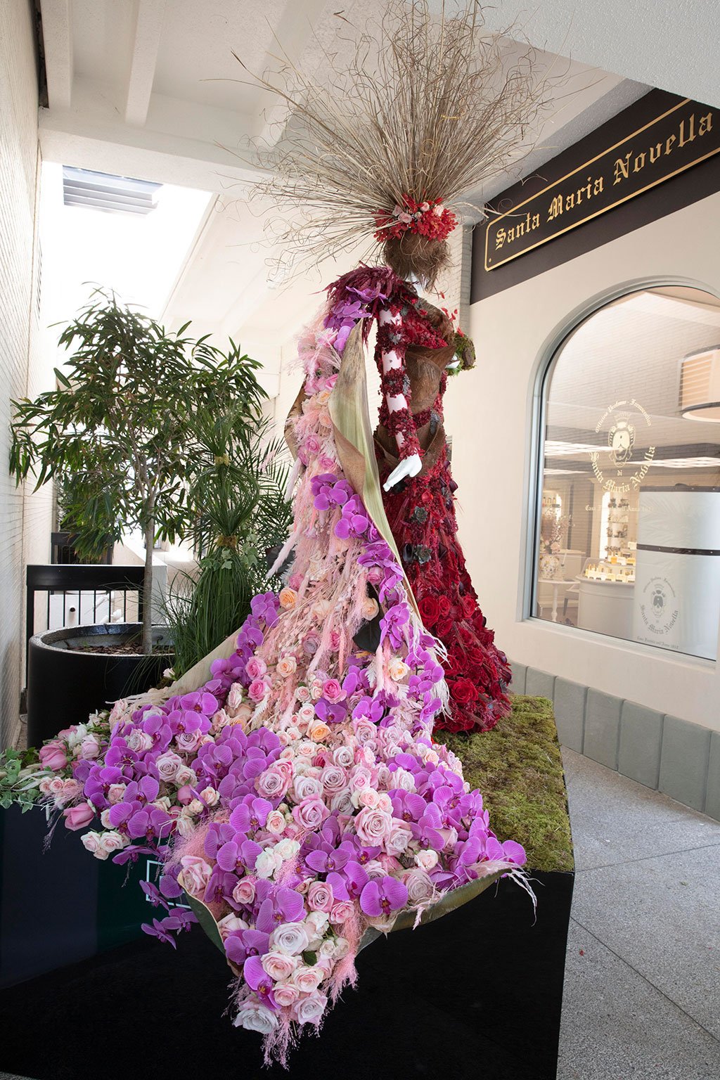 Red Market Miami Mannequin Created by A Lavish Event Design. Photo by Theodora Richter