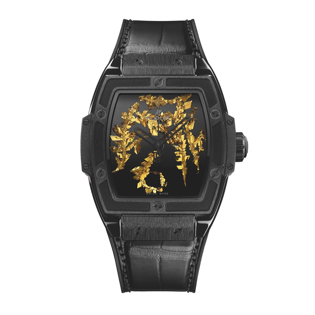 Black watch with gold detail