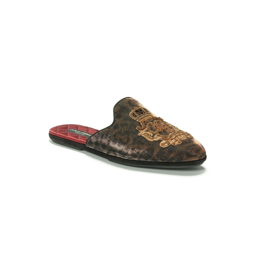 Men’s slippers with brand detailing