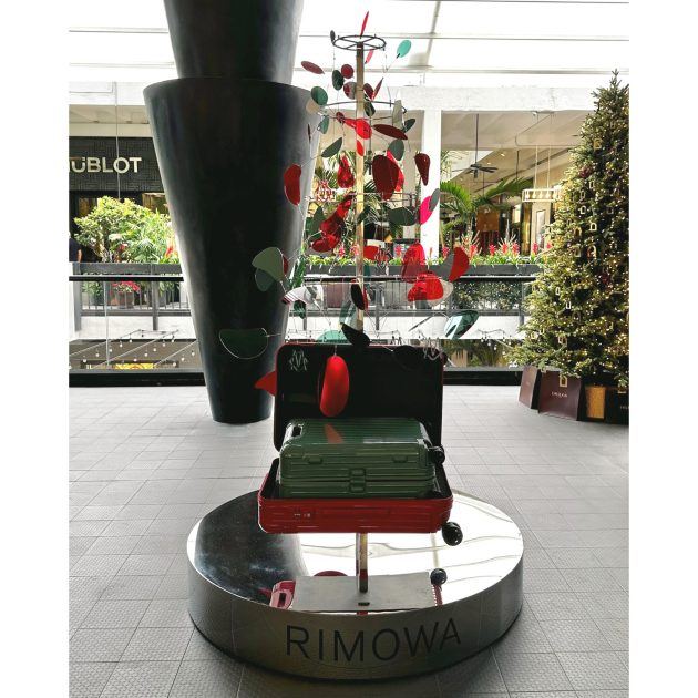 RIMOWA-Holiday-Tree
