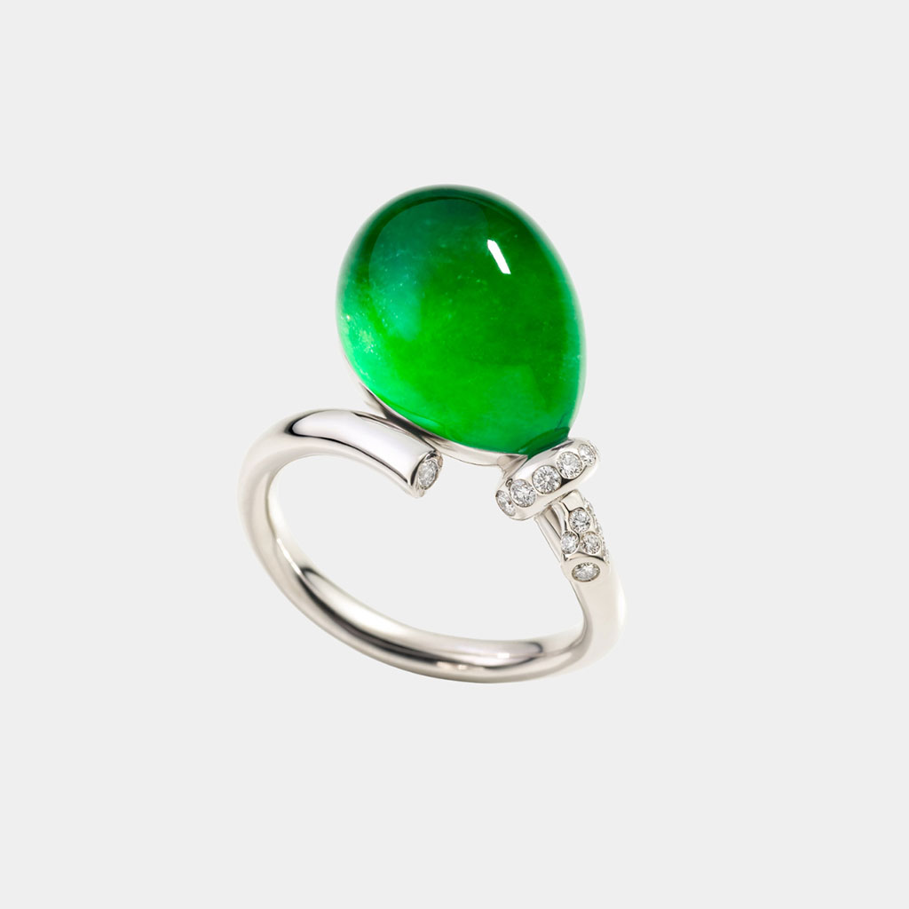 They say geniuses pick green. Show her how smart you are by gifting her Vhernier’s Palloncino ring with 18K white gold, diamonds, and a jade center stone.                                                                        