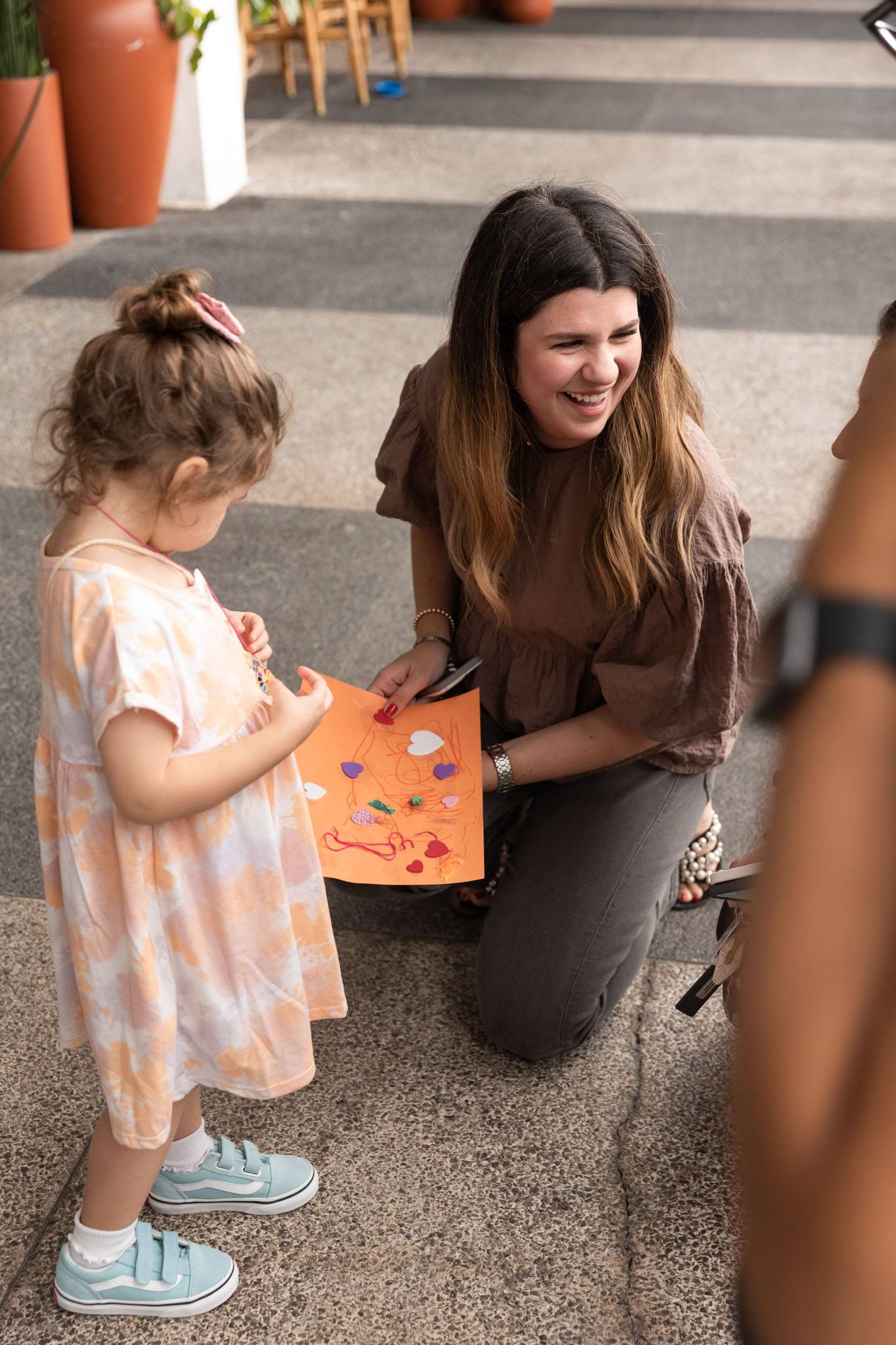 A variety of images showcasing the Bepoke Bal Harbour Children’s Art Classes. Images include guests in attendance, artists Lauren Shapiro and Morel Doucet, and children creating art.