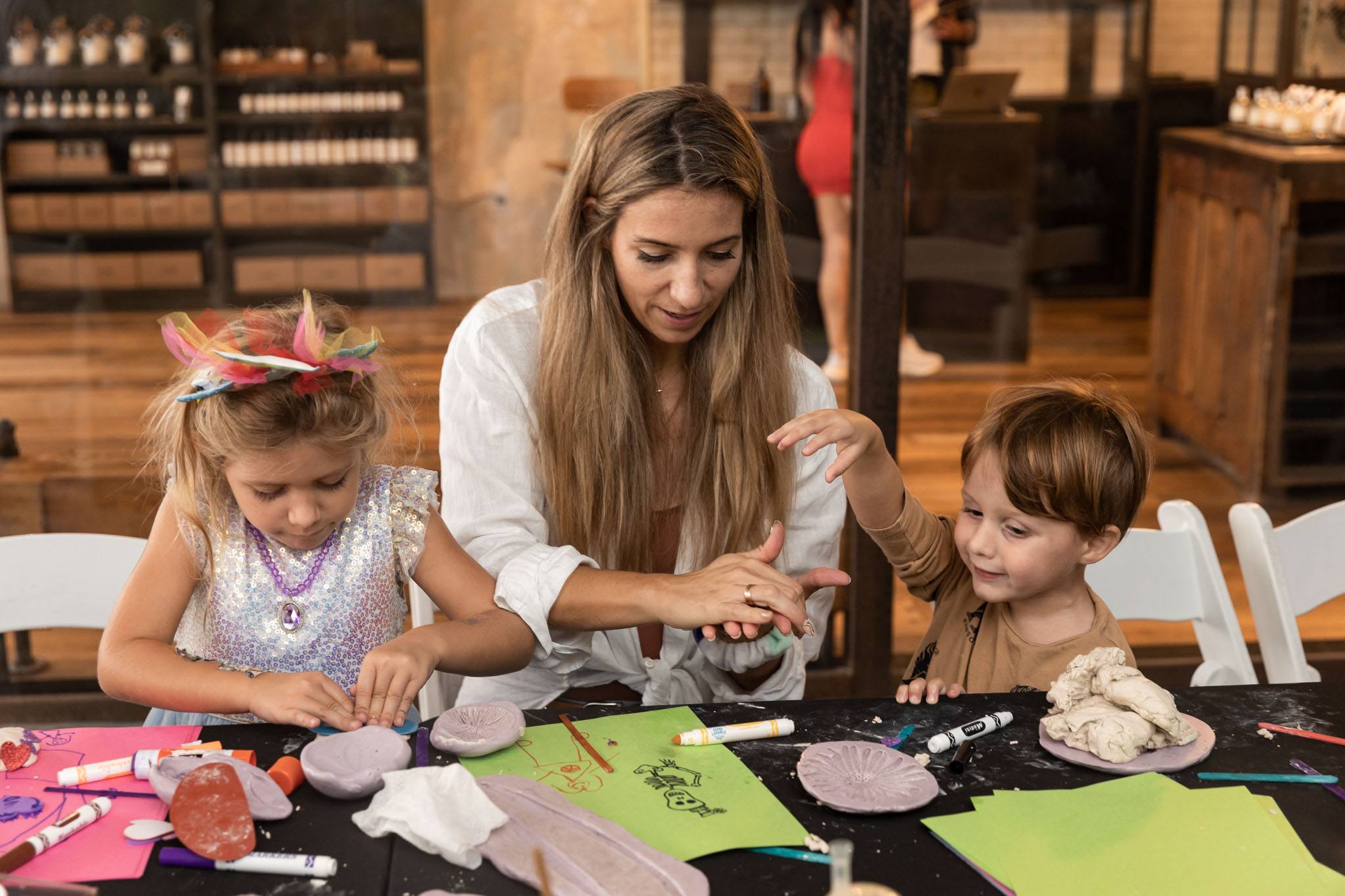 A variety of images showcasing the Bepoke Bal Harbour Children’s Art Classes. Images include guests in attendance, artists Lauren Shapiro and Morel Doucet, and children creating art.