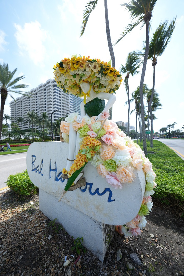 Bal Harbour Village North mannequin and created by Luxury Flowers