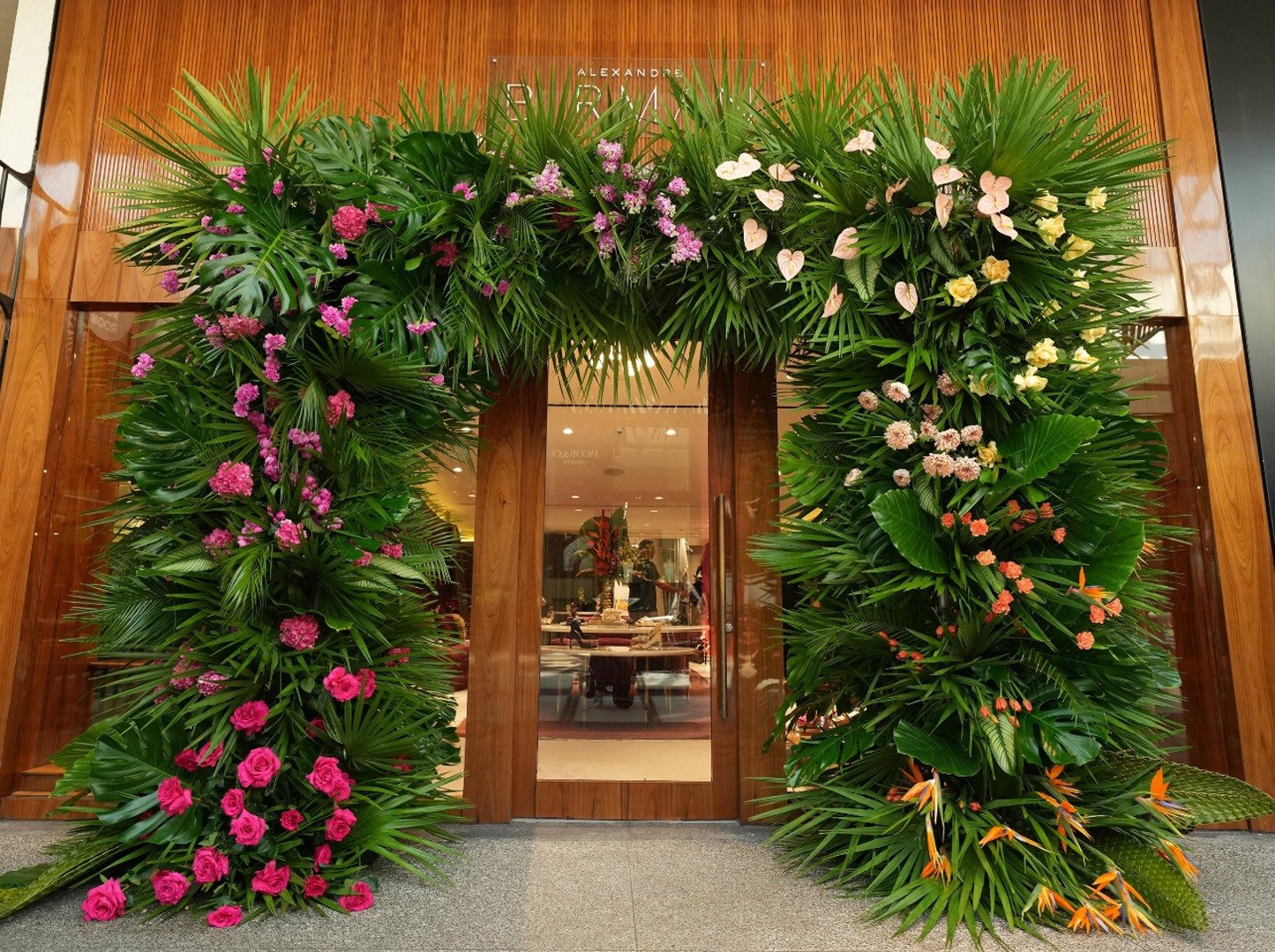 Itapuã Brazil inspired doorway presented by Alexandre Birman created by The Soiree Aesthetic