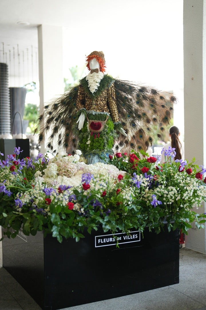 Scotland inspired mannequin presented by Hendricks Gin and created by La Freterie by Juliana Schiffer