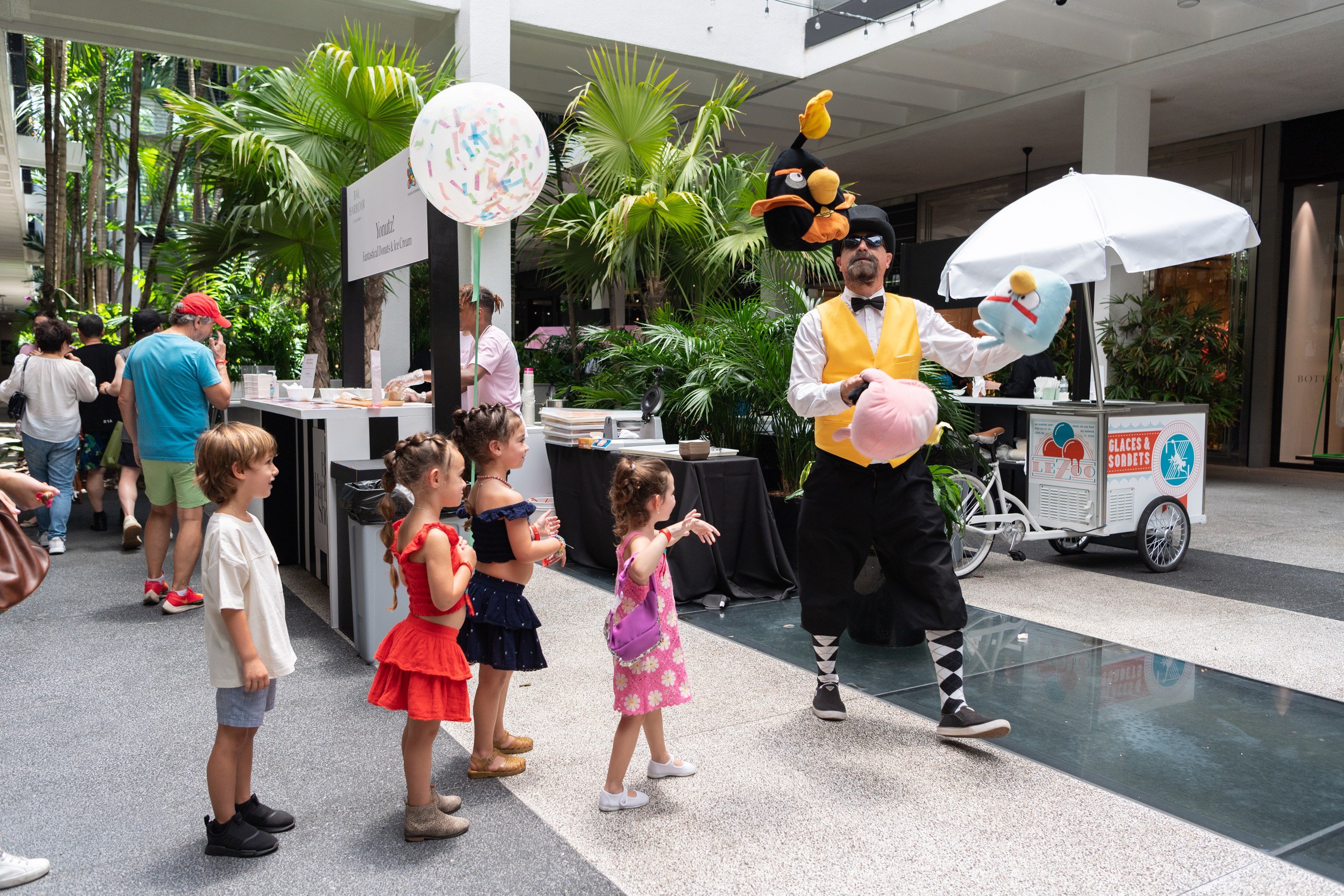 Kids learning how to juggle