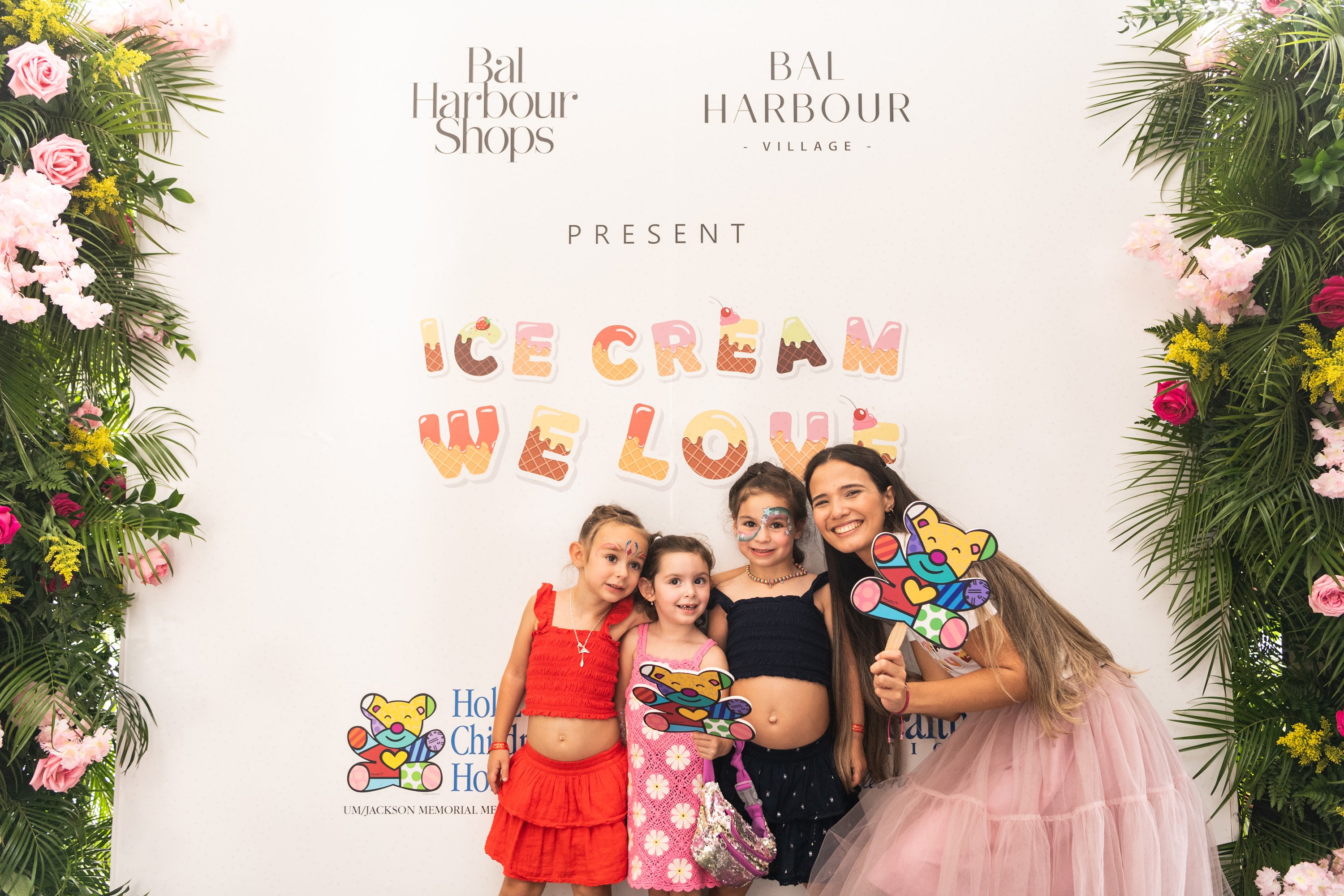 Children in attendance posed with Ice Cream We Love ambassadors for picture perfect moment