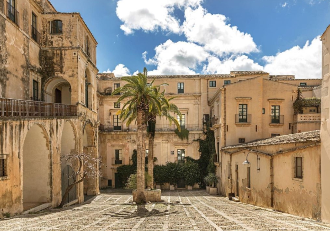 Image of the The Seven Rooms courtyard in Noto, Italy