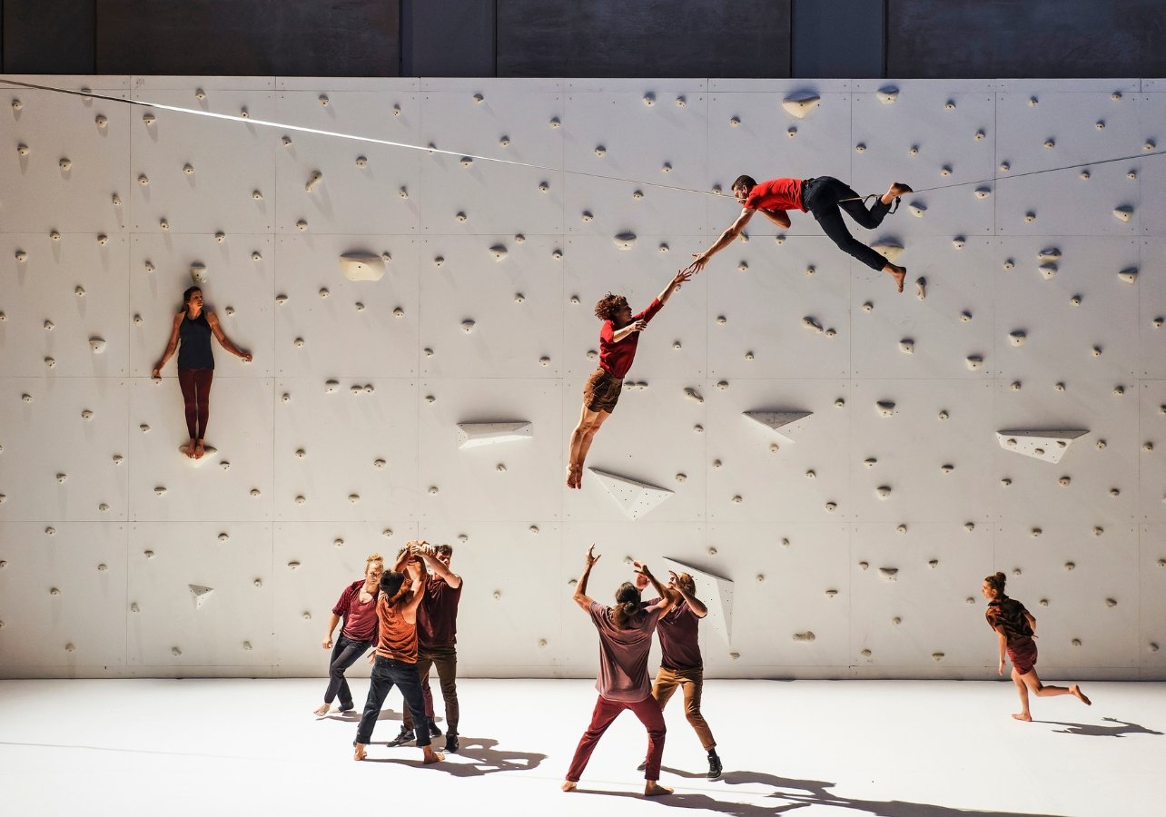 Dancers performing Corps Extremes by Rachid Ouramdane