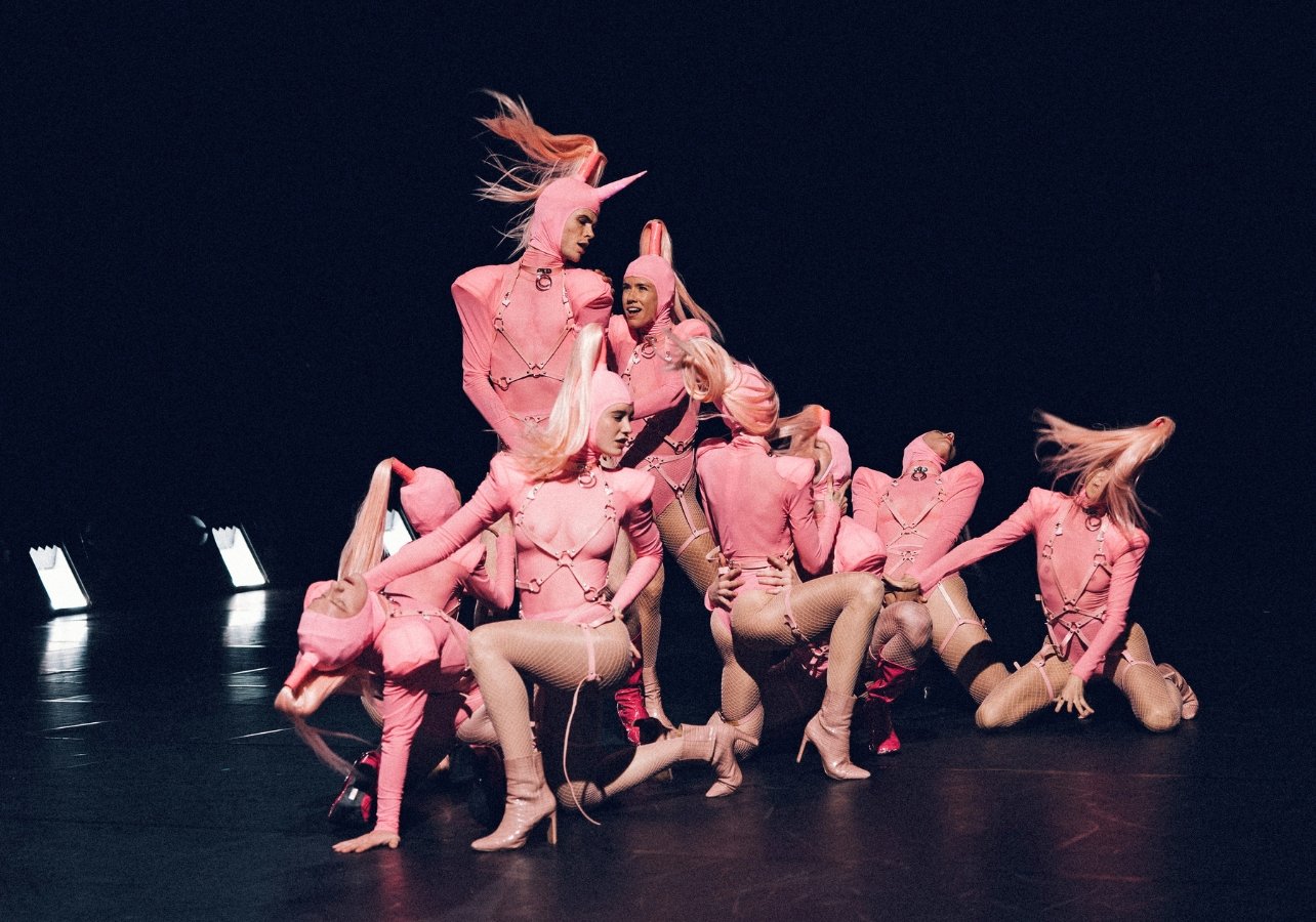Dancers performing Mood by Lasseindra Ninja