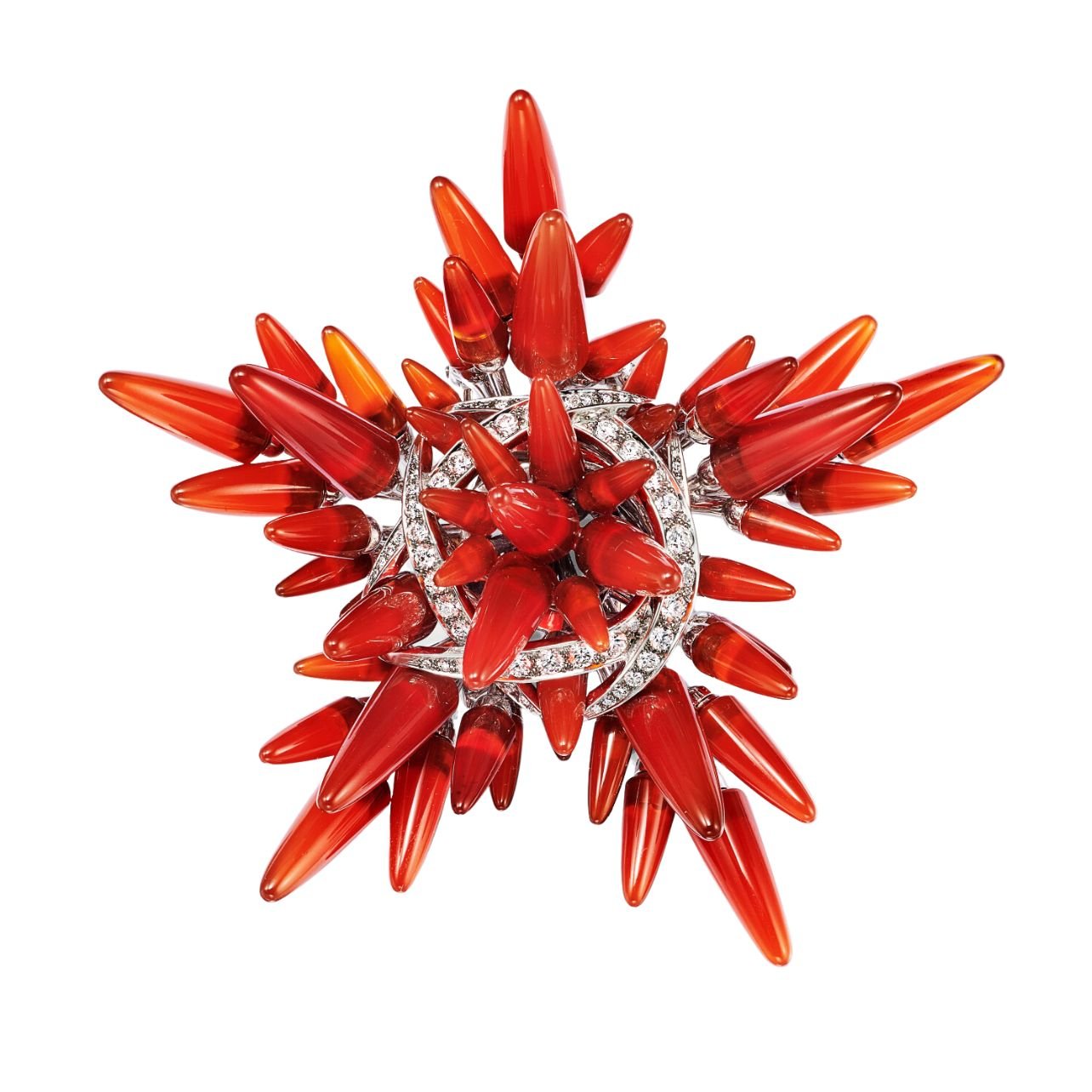 Brooch in platinum and yellow gold with hand-carved carnelians and diamonds from the 2023 Blue Book Collection.