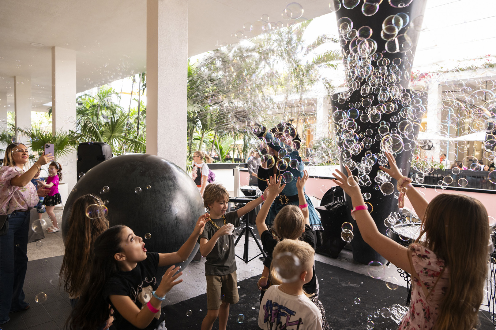 Bal Harbour Shops hosts the 7th annual Ice Cream We Love event benefiting Holtz Children’s Hospital