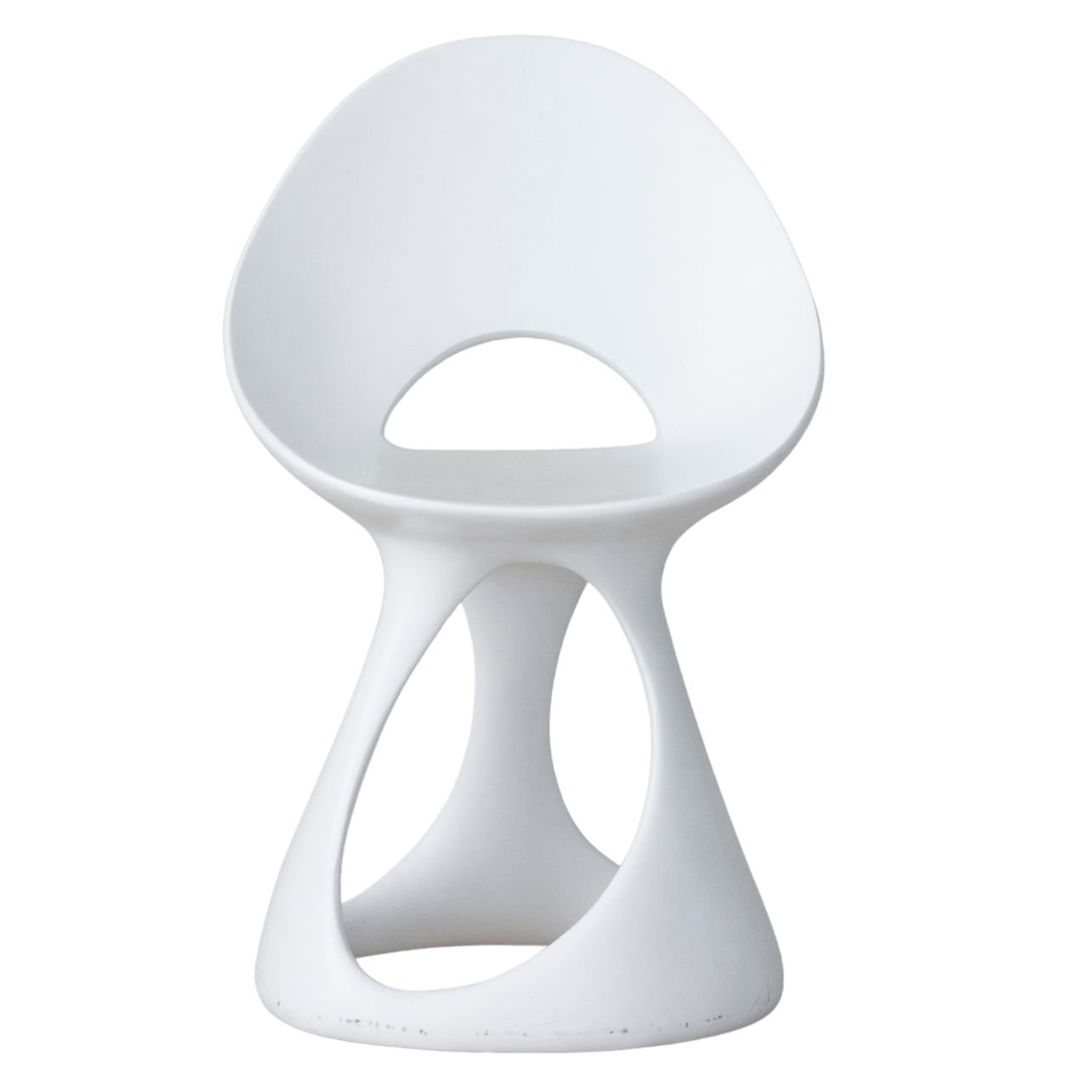 White chair with round seat with opened base