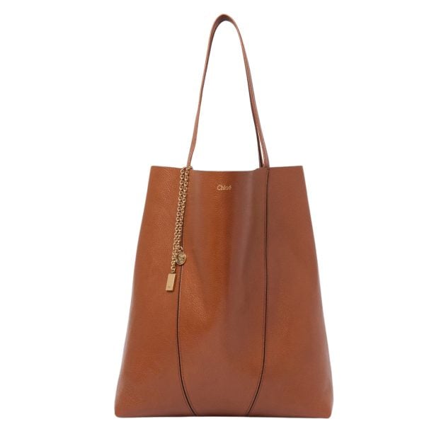 Chloé large spin tote in grained leather elevated with graphic lines