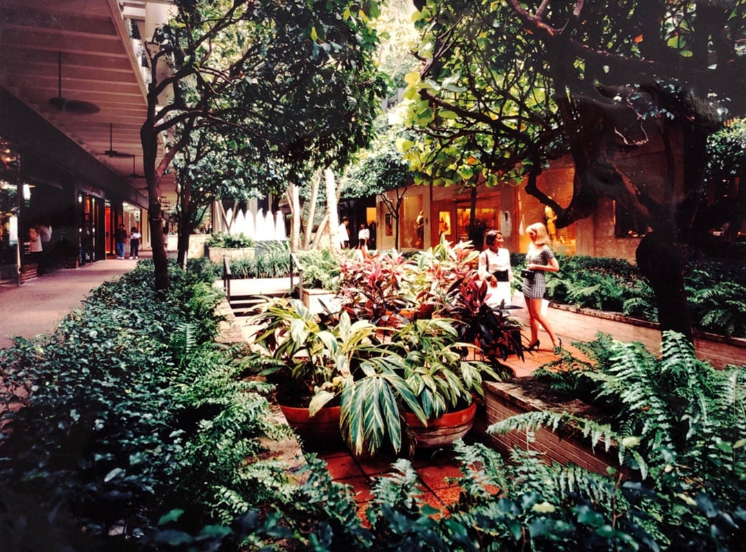 Bal Harbour Shops, C. 1970. Image courtesy of Bal Harbour Shops Archive Collection.