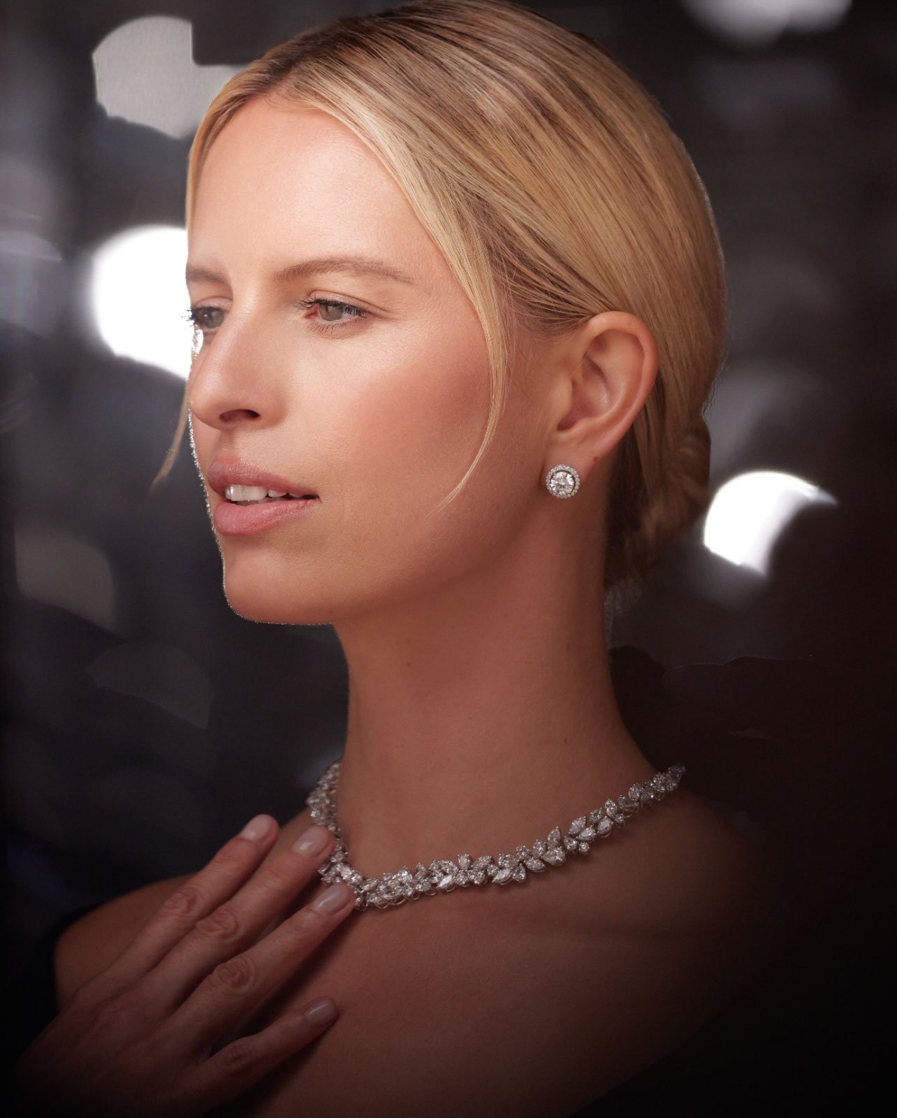 Karolina Kurkova wearing diamond necklace