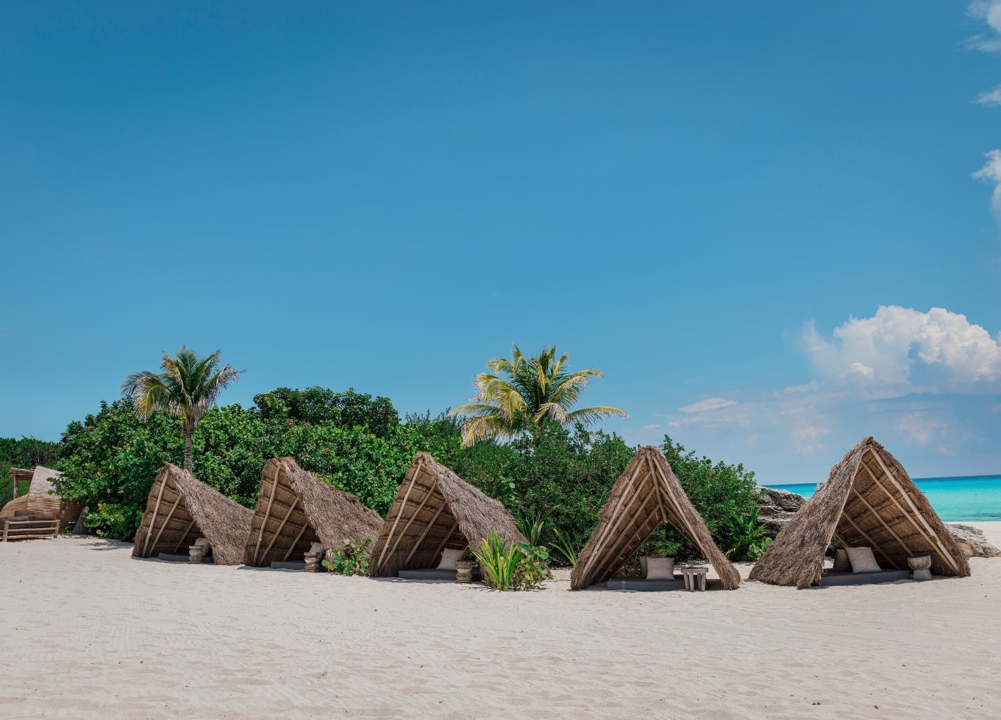 Enter the House of AïA