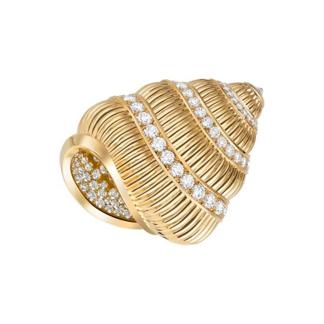 Van Cleef & Arpels Coquillage de Calero gold clip with diamonds