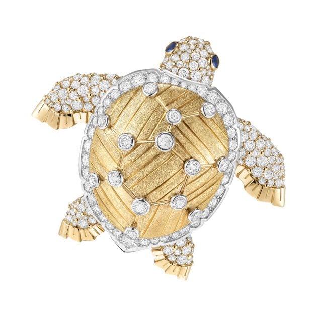 Van Cleef & Arpels turtle brooch in yellow and white gold with diamonds and sapphires