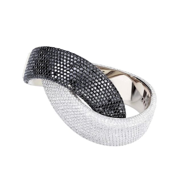 Vhernier black-and-white diamond Abbraccio bracelet
